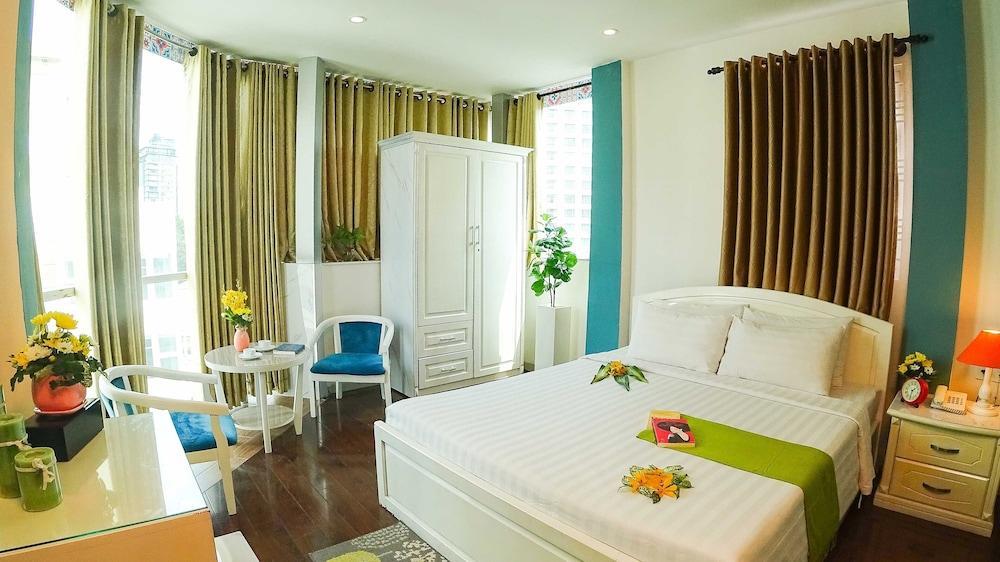 Platinum Hotel